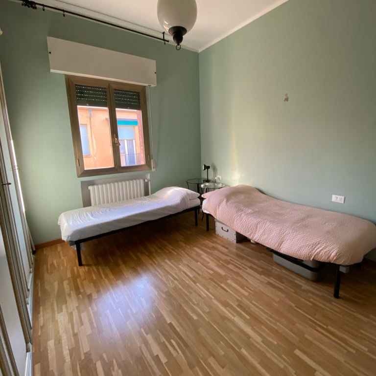 Immagine principale: Affittasi stanza doppia in zona Mazzini