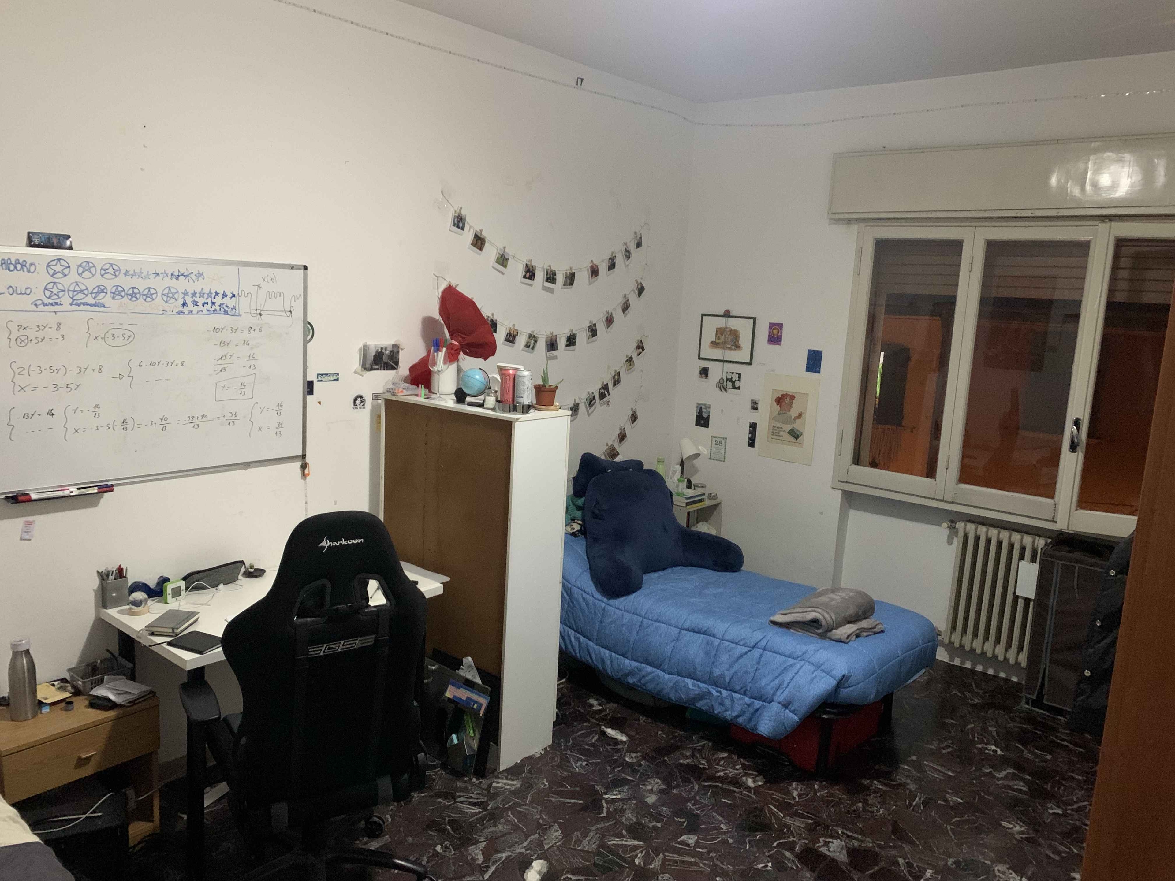 Immagine principale: Si affitta posto in camera doppia in centro